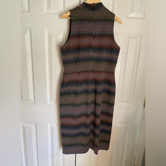 Maggie London dress - Picture 4 of 10